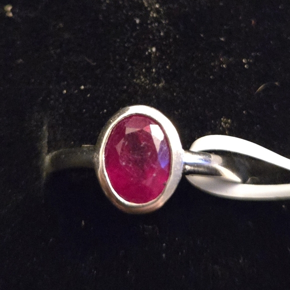 Jewelry - Genuine African Ruby 925 Silver Bezel Setting Ring. Size 5